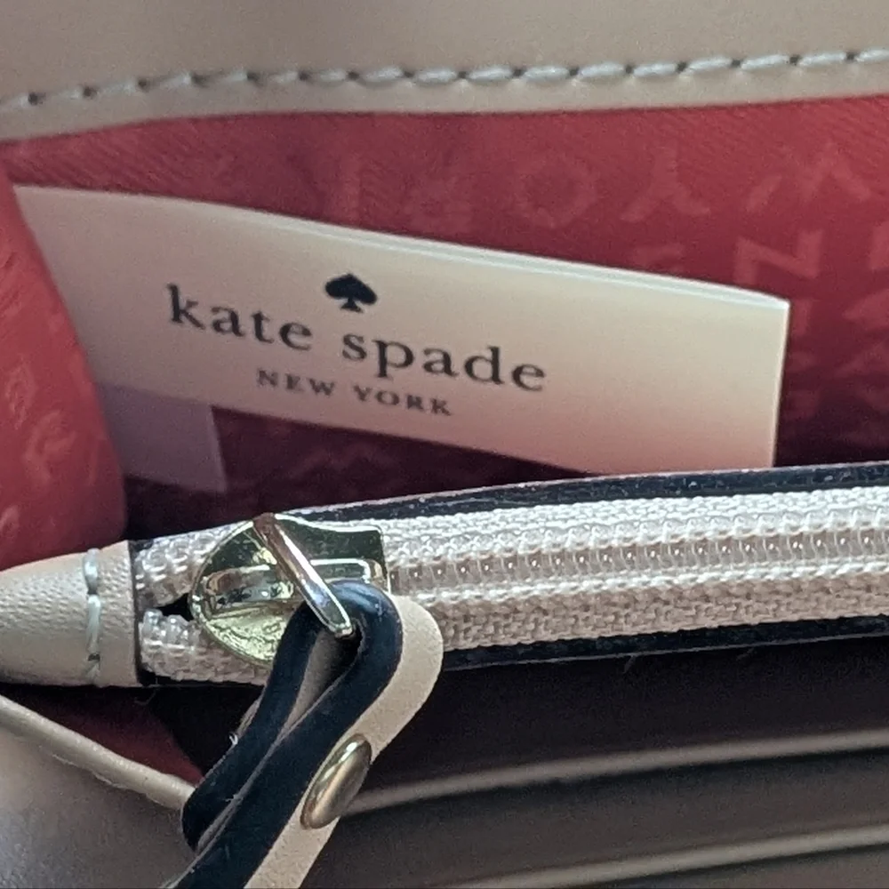 NWOT ♠️ Kate Spade Wellesley Neda Striped Continental Wallet, Empire Red/Cream